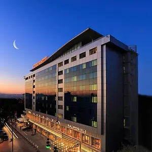 Otel Latanya
