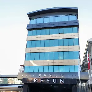 4* Hotel Resun